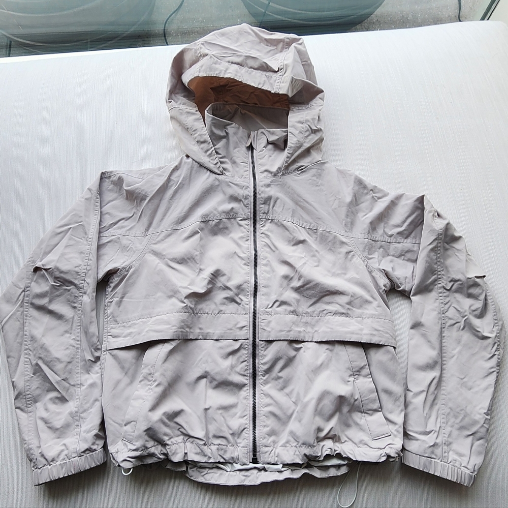 Lululemon Hood Lite Jacket in Grey